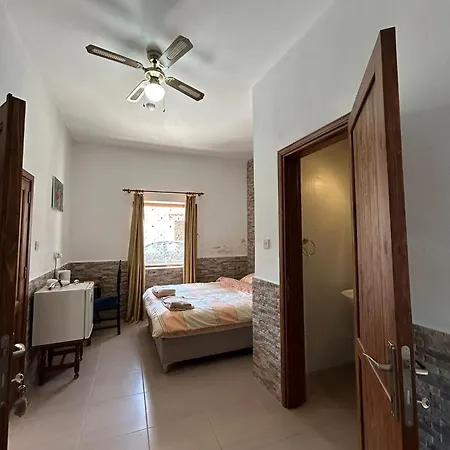 Magic Moon Guest house *