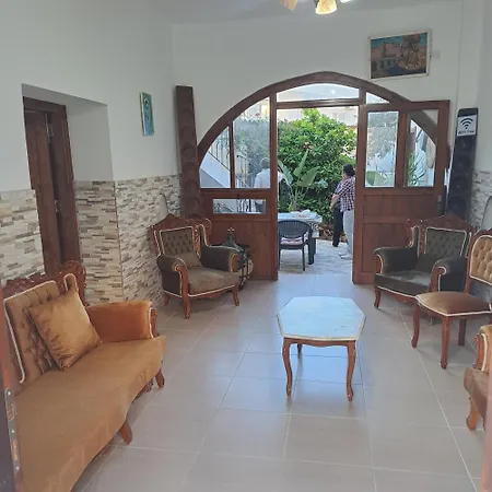 Magic Moon Guest house *