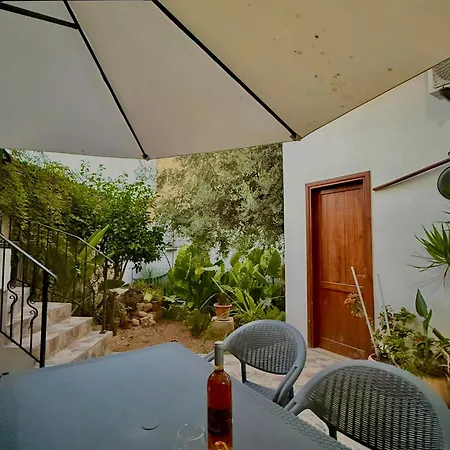 Magic Moon Guest house